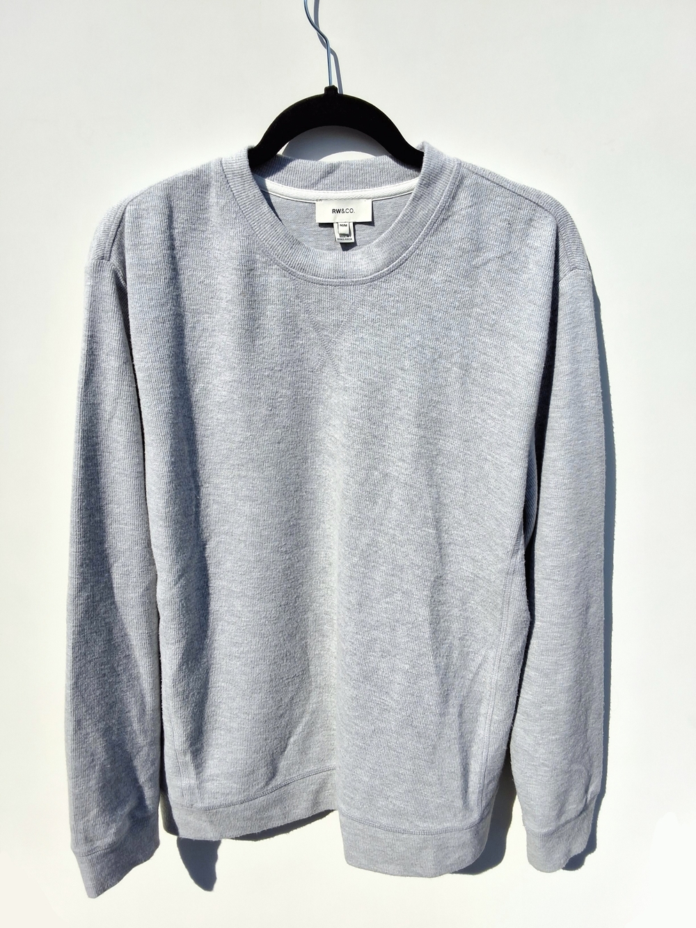 RW&CO. Long-Sleeve Crew-Neck Ribbed Sweater - Light Gray (Size M)